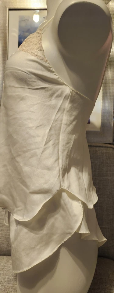 Victoria's Secret Set Vintage Pequeño Color Como Crema Foto 2 de 4