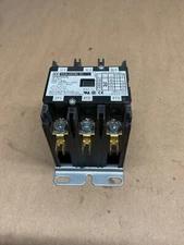 Square D 8910DPA33V09 Definite Purpose Contactor  40A 3 Poles #4009PT161