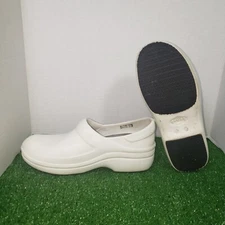 Crocs Neria Pro II Clog Work Slip On SR Shoes 205384 Women’s 8 White Nursing