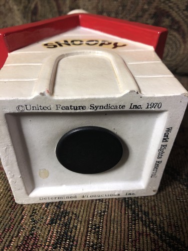 Vintage 1970 Snoopy Peanuts Ceramic Figural Doghouse Coin Bank United Feature - Picture 5 of 7
