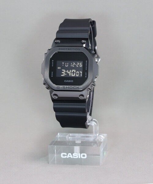 Casio G-SHOCK GM-5600UB-1JF Black Metal Case LED Light Casio G-SHOCK GM-5600UB-1JF Black Metal Case LED Light