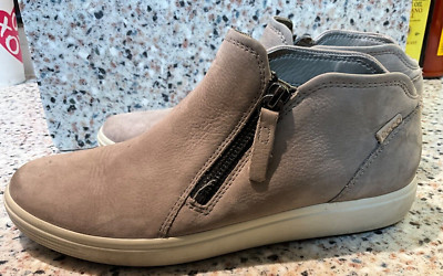 ECCO DANISH DESIGN TAUPE SIZE 38/7.5 SIDE ZIP SNEAKER LOW ANKLE BOOTIE