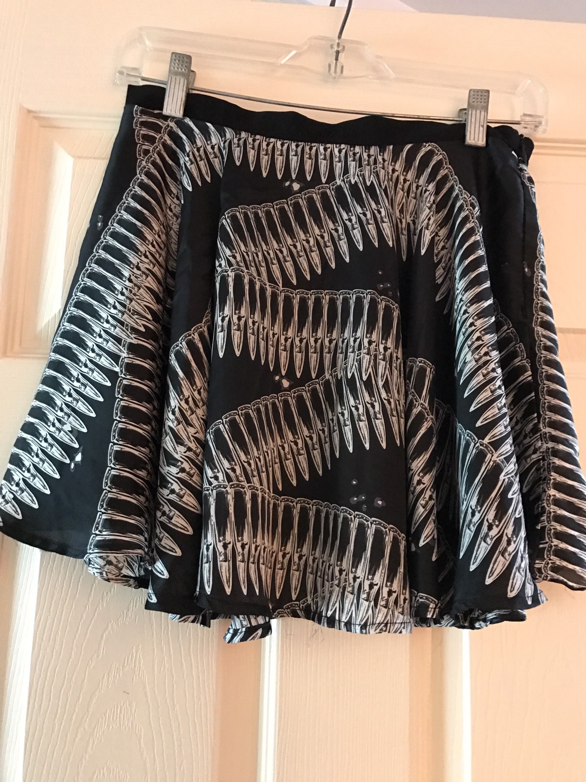 LF STORES Bone Pattern Skirt Size Small - image 1