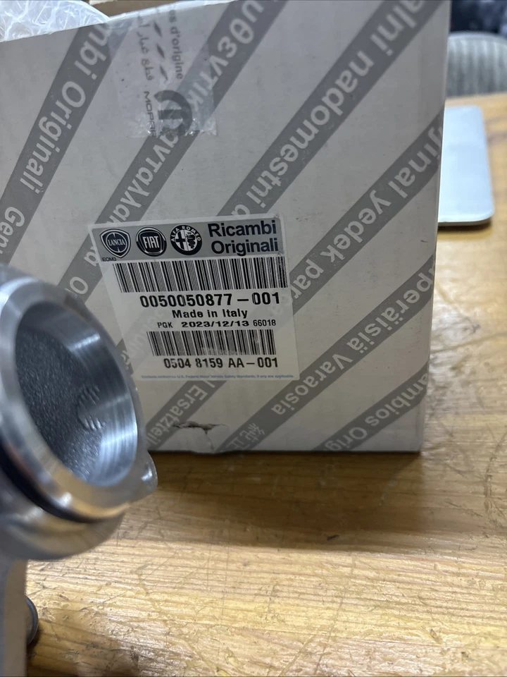 Tubo Mopar Original 05048159AA Alfa Romeo Stelvio. Gulia 17-23 OEM nuevo #3013 Foto 2 de 4
