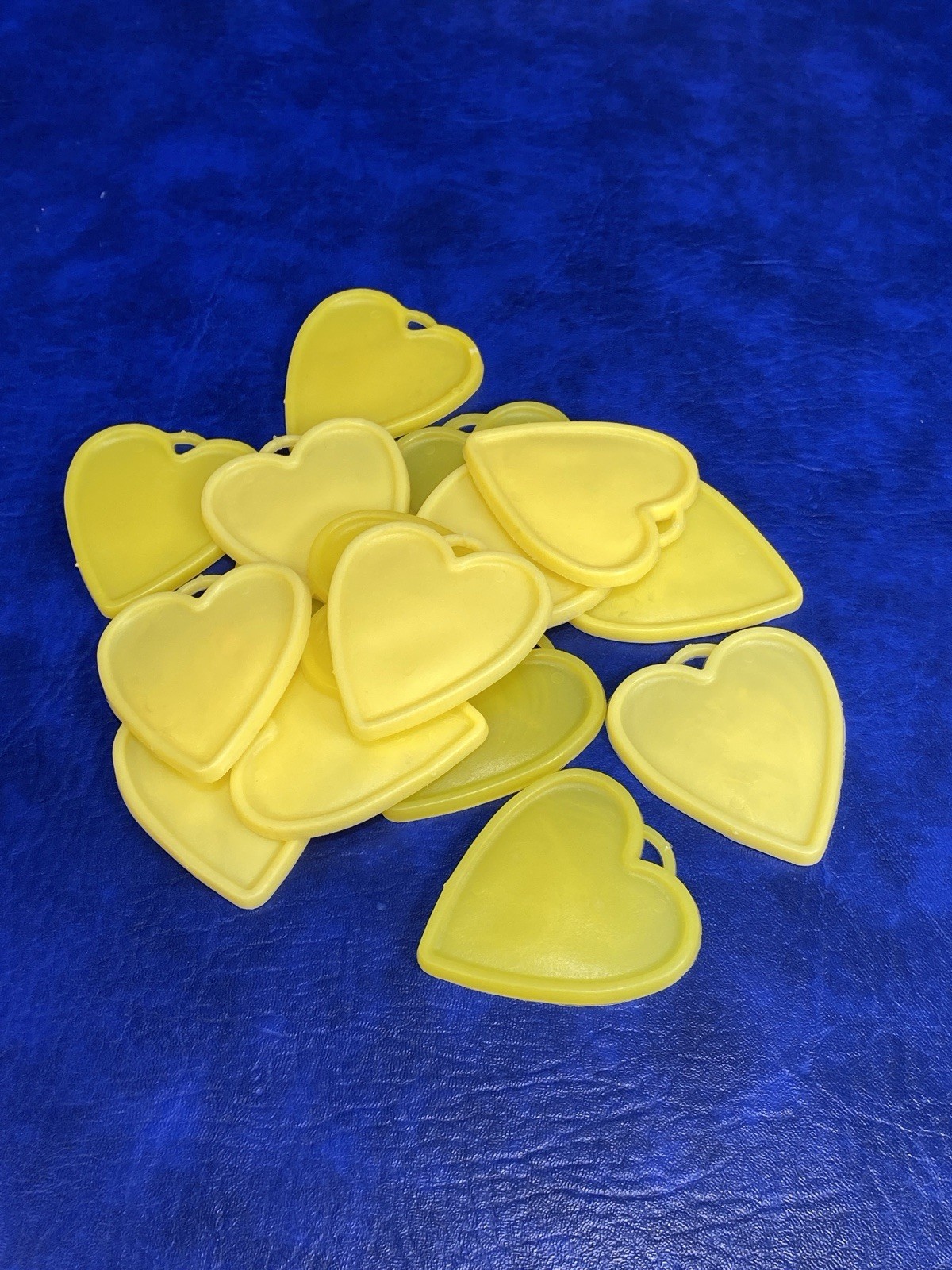 Lot of 16 Vtg Yellow Plastic Heart Shape Balloon Weights by Premium Balloon
