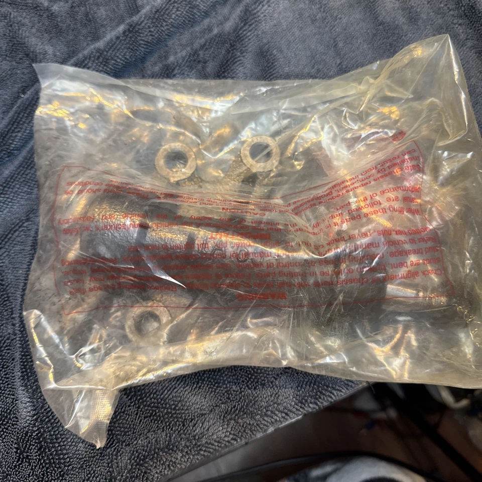 46C1112A Steering Idler Arm Bracket For Cadillac Escalade GMC Yukon Chevy Tahoe - Image 2 of 2