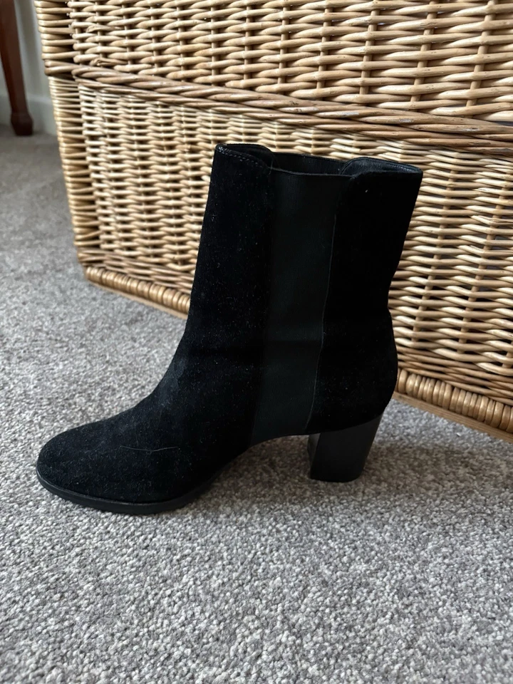Gorgeous Cole Haan Black Suede Boots Size 4 UK/37 EU/6.5 US Very Good Condition - Image 2 of 4