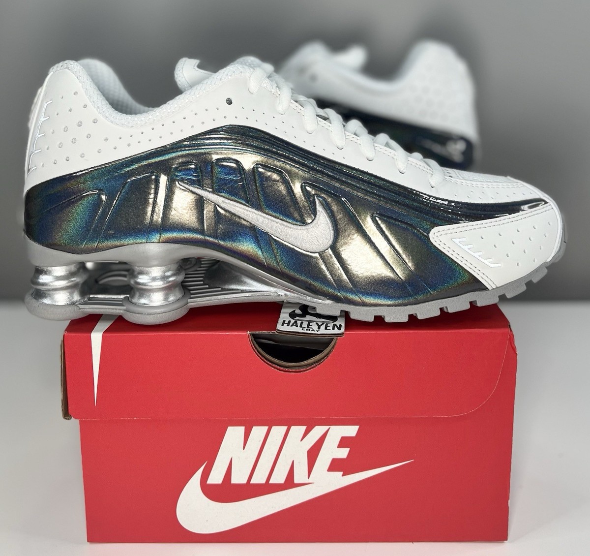 NEW Nike Shox R4 'Summit White Hydrangeas' | Women Sizes 5 - 12