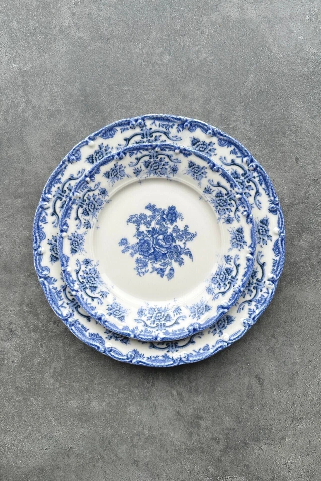 Antiguo Juego de Vajilla de Porcelana Azul Bebé 24 Piezas | 6 Personas | Vintage Floral Foto 3 de 4