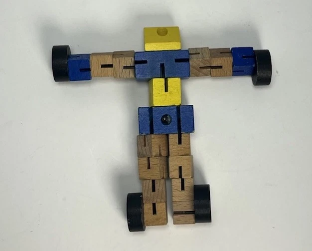 Figura de acción cambiable de madera Transformer Toy Robot Foto 4 de 4