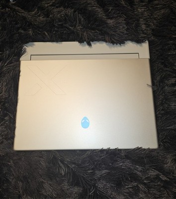 Dell Alienware X14 R2 Silver 165Hz QHD+ 2.4 GHz i7-13620H 16GB (SELLING ASAP)