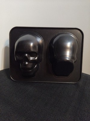 HTF CWC Halloween 3D Haunted Skull Small Cake Pan Mold - Spooky Treat - NEW!
