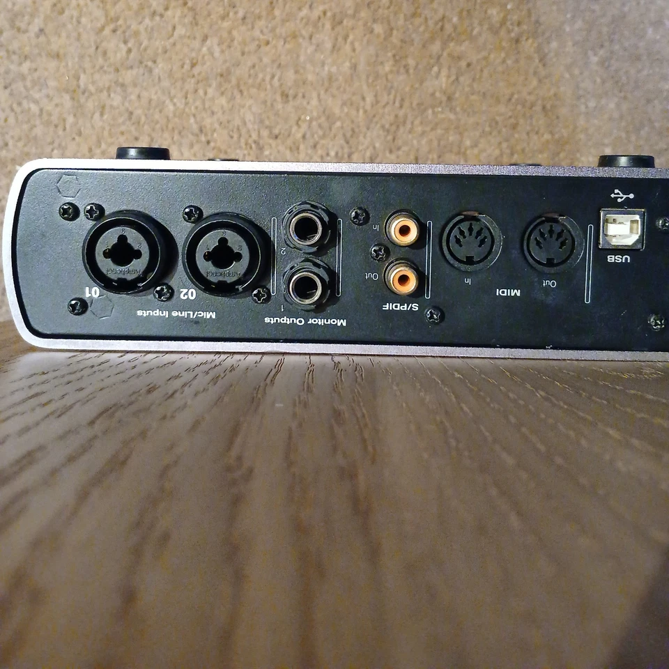 Avid MBox Mini Interface (no knobs - still works) - Image 4 of 4
