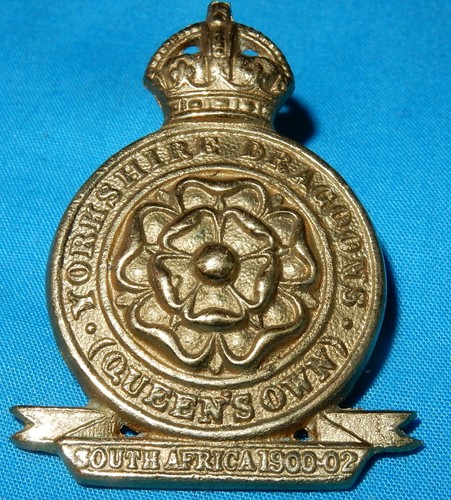 QUEENS OWN YORKSHIRE DRAGOONS BRITISH MILITARY CAP BADGE - LUGS - KC