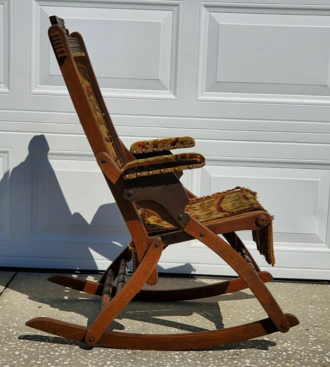 Folding resting online chair