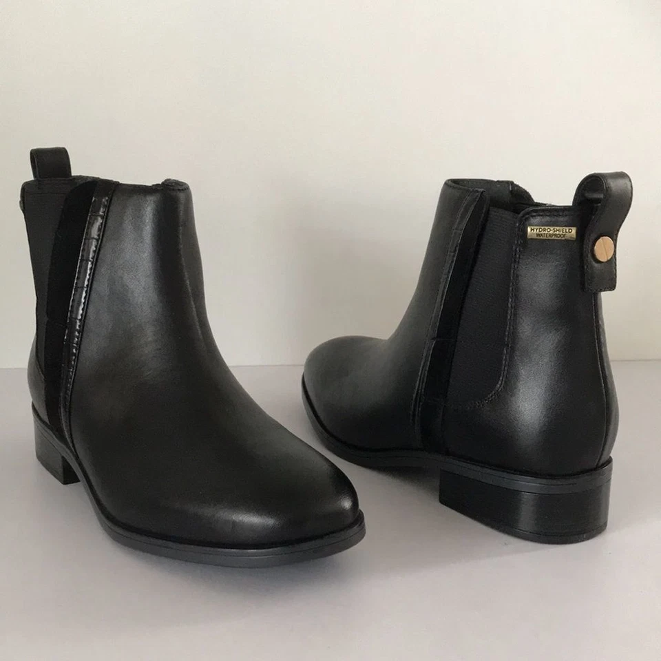 Rockport  Larkyn Chelsea Leather Ankle Boots Size: 7W - Image 2 of 4