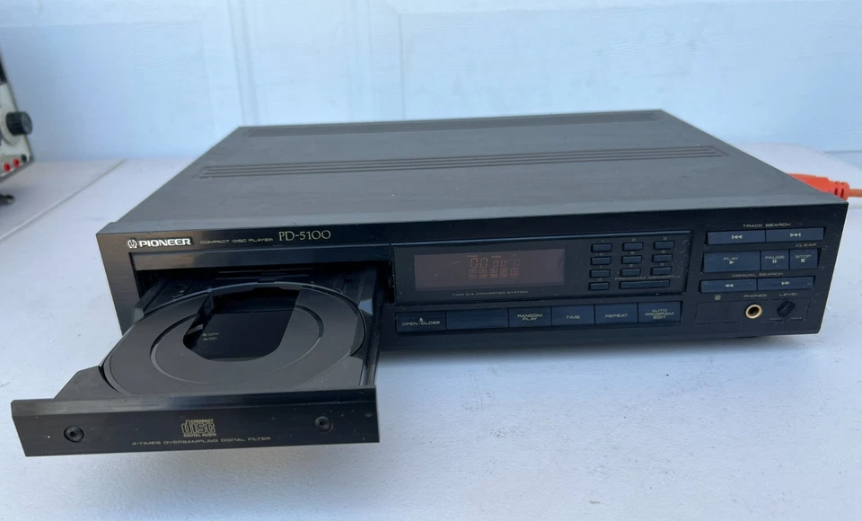Reproductor de CD de disco compacto estéreo de una sola cubierta Pioneer de colección modelo PD-5100 ENCENDIDO Foto 2 de 4