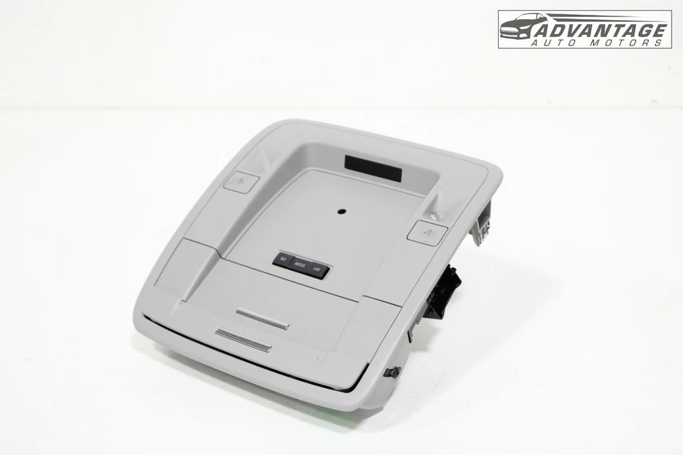 2017-2020 GMC YUKON FRONT ROOF OVERHEAD CONSOLE DOME LIGHT LAMP SWITCH OEM - Image 3 of 4