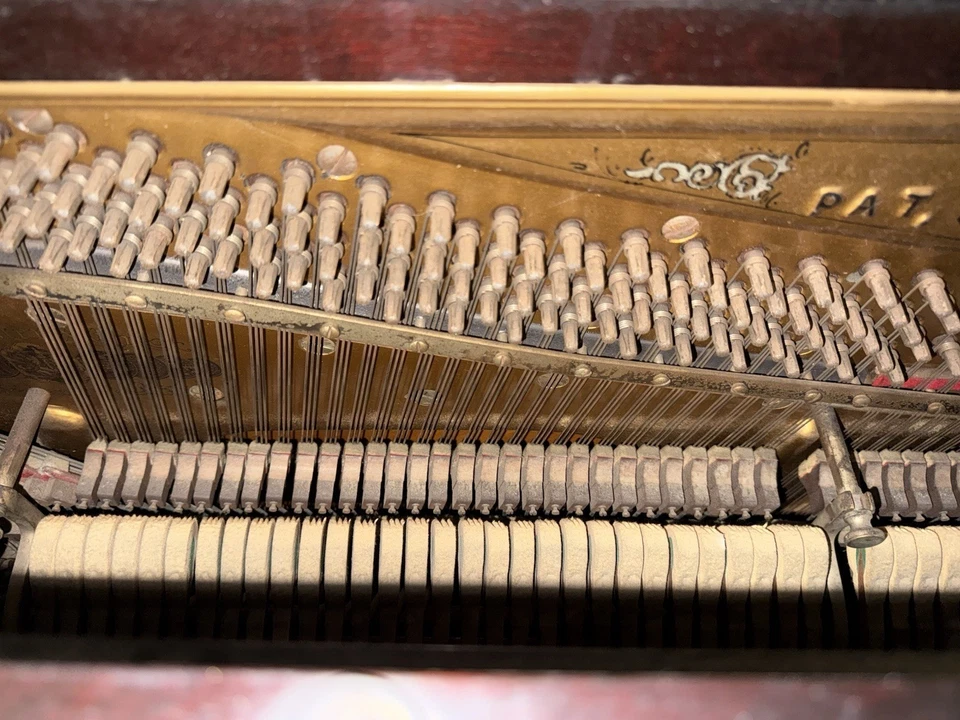 Antiguo piano de cola gabinete Sohmer & Co. años 1890 EXCELENTE NECESITA RESTAURACIÓN DE MADERA Foto 4 de 4