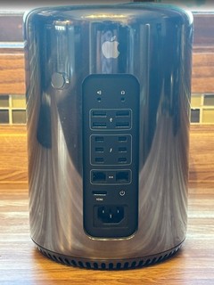 Apple Mac Pro (250GB SSD 3.5GHz 6 Core Intel Xeon E5 64GB RAM)