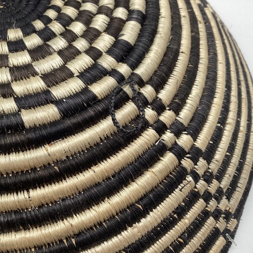 "Cesta Ruanda 12x3"" cuenco bobina tejida arte de pared tejido a mano patrón étnico mesa" - Imagen 5 de 6