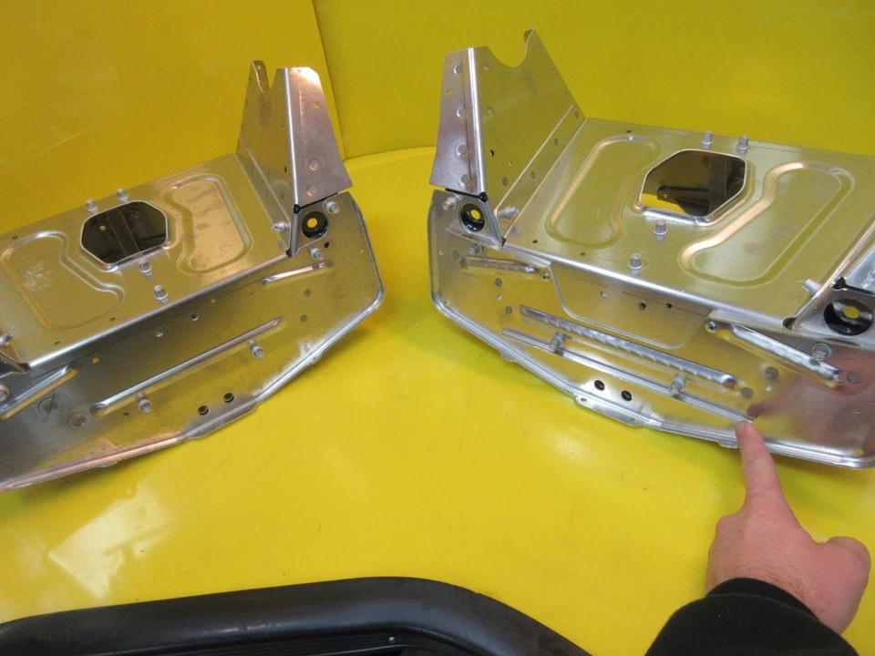 NUEVO MAMPARO SKIDOO SKI DOO MXZ XRS XP/XS/XR SUSPENSIÓN DELANTERA NUN TRAVESAÑO Foto 4 de 4