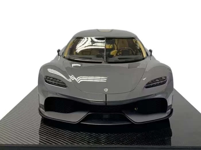 Koenigsegg Gemera (grigio) [FrontiArt] scala 1:8 - Immagine 4 di 4