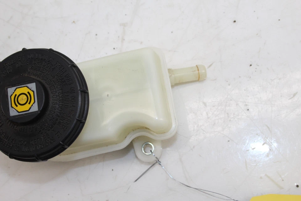 Acura ILX 2016-2020 2,4 L depósito de refuerzo de freno OEM Foto 3 de 4