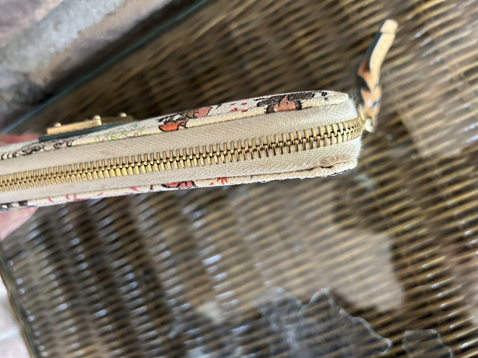 Disney Dogs Paw Prints Sketch Wallet Dooney & Bourke Pluto Lady Tramp