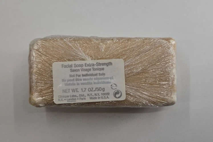 Jabón Facial Clinique Little Extra Fuerza 1.7 OZ - RARO NUEVO *VERIFICAR Foto 4 de 4