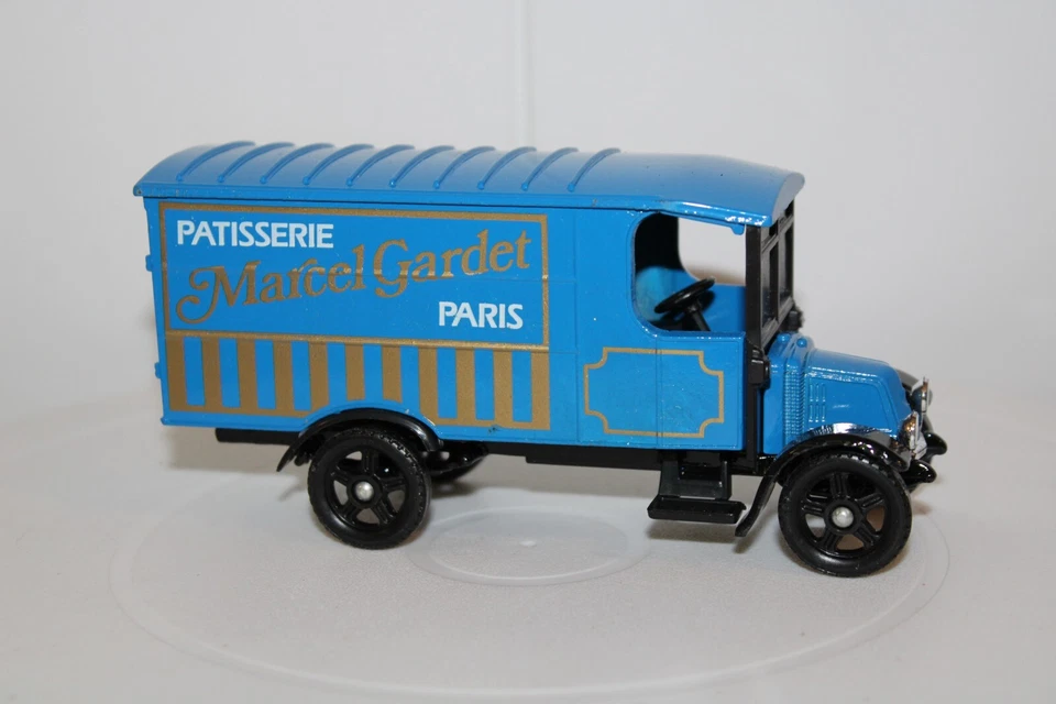 Corgi Classics 1985 #C824 1926 Renault Van "Marcel Gardet"  Limited Ed 1:50s - Image 4 of 4