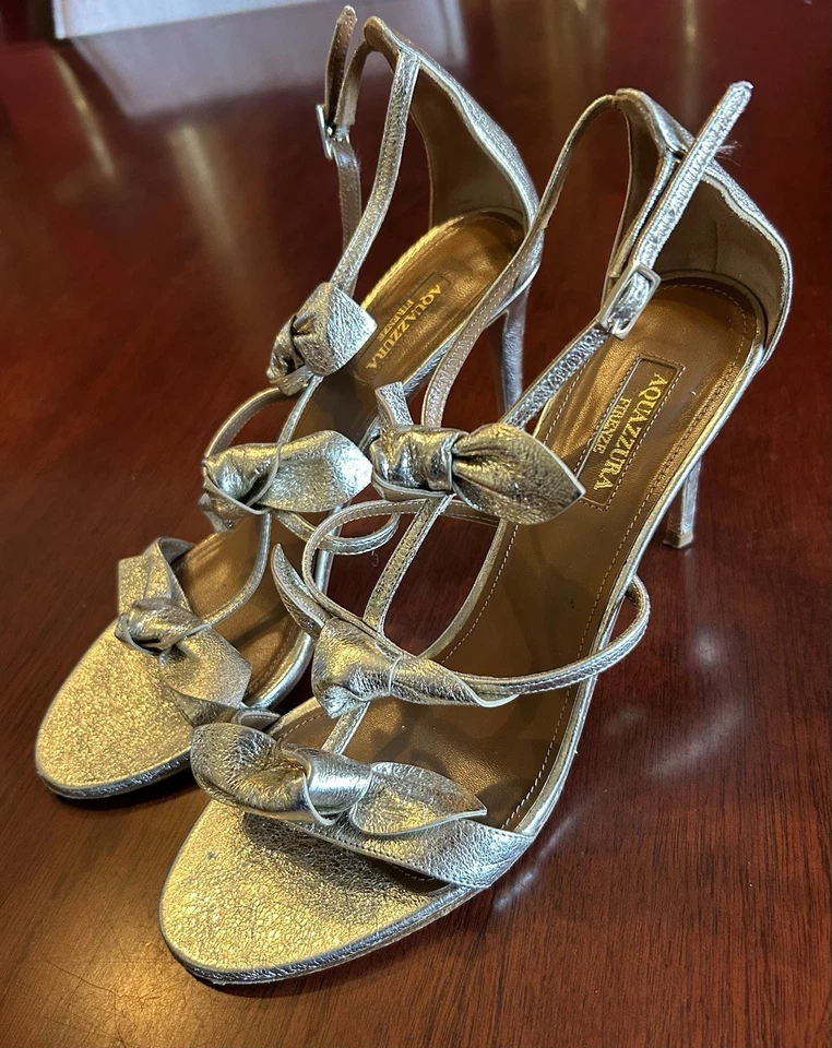 Sandalias Aquazzura St. Tropez Bow 85 Metálicas Doradas | Talla 39 (US 8.5–9) | Italia Foto 2 de 4