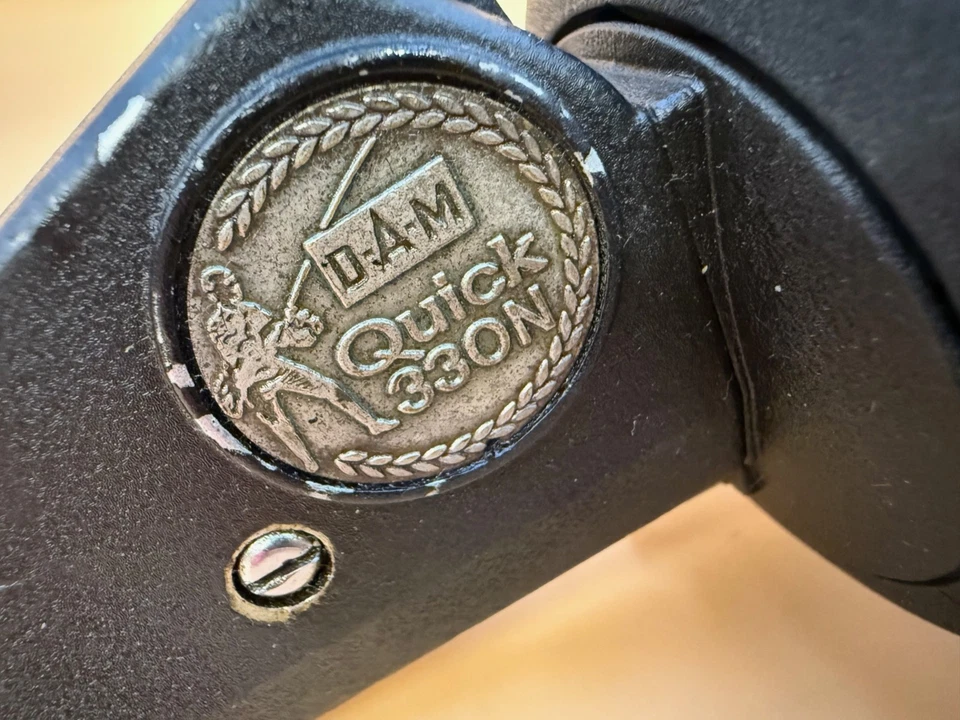 Carretel giratório de pesca vintage DAM QUICK 330 Alemanha Ocidental cabo de baquelite - Imagem 2 de 4