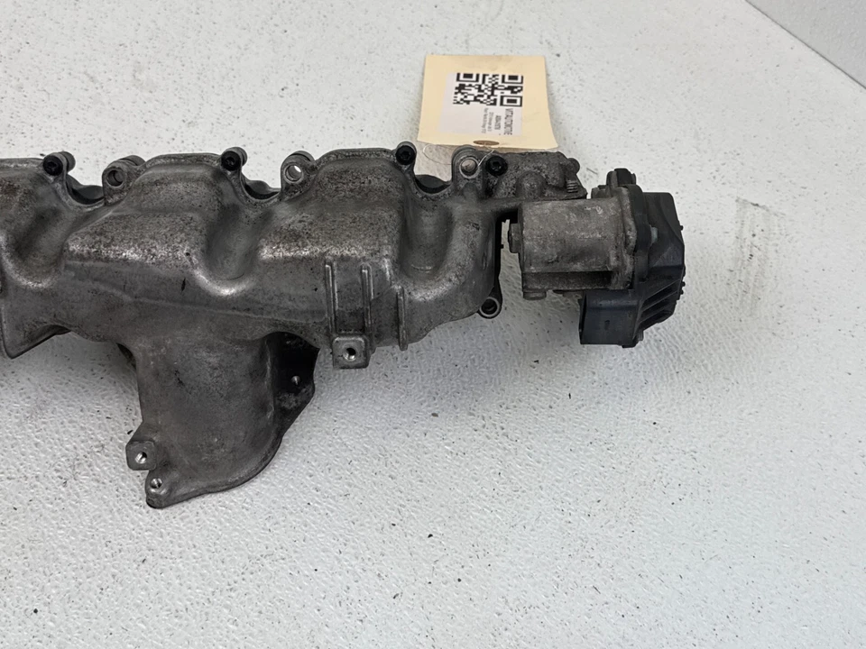 Volkswagen Jetta Sportwagen Scirocco 2010-2014 colector de admisión de aire OEM Foto 2 de 4