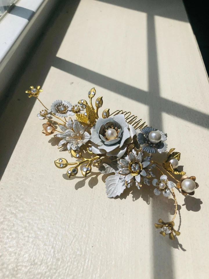 施华洛世奇水晶镶嵌花卉发梳带淡水珍珠 | 手工制作 — 第 3/4 张图片