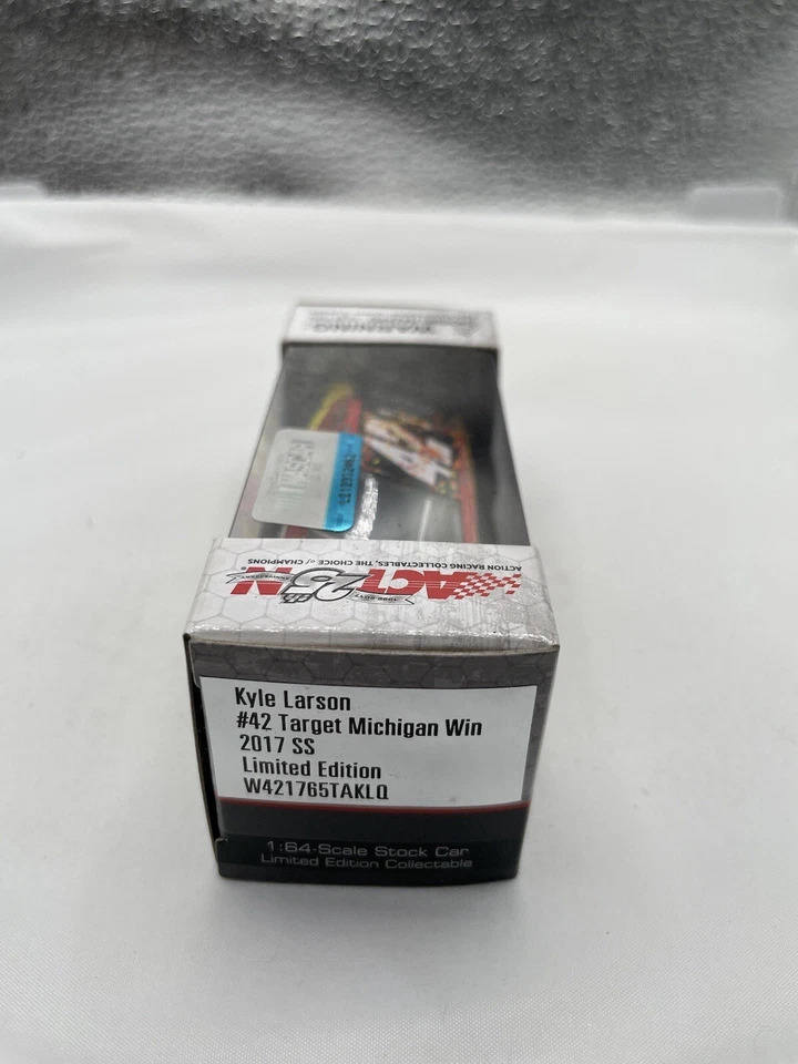 Kyle Larson #42 Target Michigan 2017 victoria 1:64 acción RCCA die-cast Foto 2 de 2