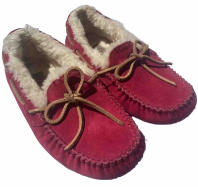 UGG Australia Uggs Womens 7 Dakota Sheepskin Slippers Shoes 5612 Red Moccasin
