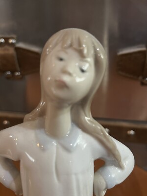 Vintage Lladro #4872 Girl Hands on Hips Nightshirt 8