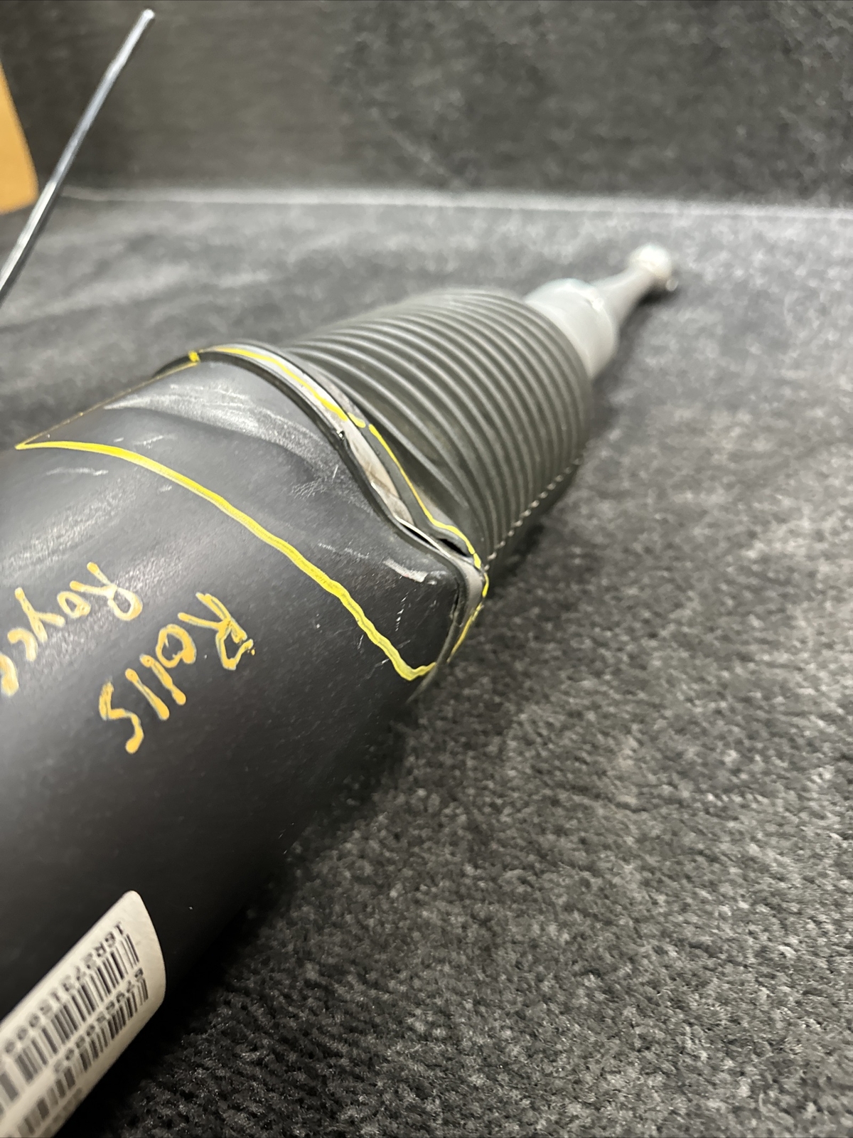 2004 Rolls-Royce Phantom Front Left Air Suspension Shock Absorber (DAMAGED!)