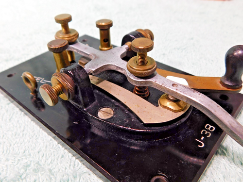 NICE LIONEL WWII STRAIGHT KEY MORSE CODE CW TELEGRAPH RADIO KEY ORIGNAL J38 BASE - Photo 9/20