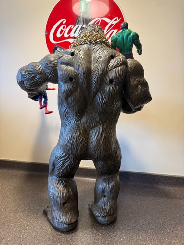 KING KONG SKULL ISLAND 18” POSEABLE ACTION FIGURE - Picture 2 of 3