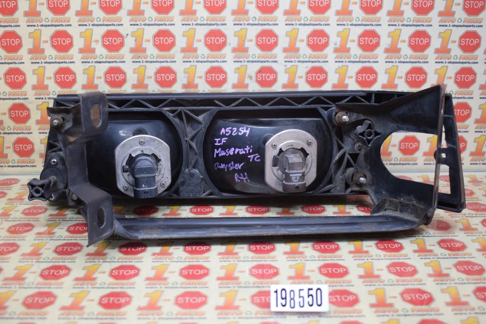 CHRYSLER TC MASERATI 1989-1991 CONJUNTO DE FAROS LATERALES DERECHOS DE PASAJERO OEM Foto 3 de 4