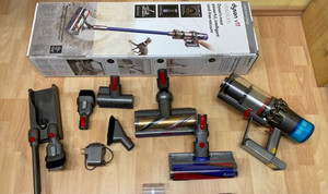 Dyson V11 Absolute Extra Pro | Akku TOP | viel Zubehör |