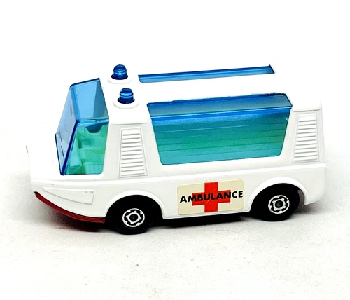 Matchbox Lesney Superfast 46 Stretcha Fetcha in white, red base, mint!