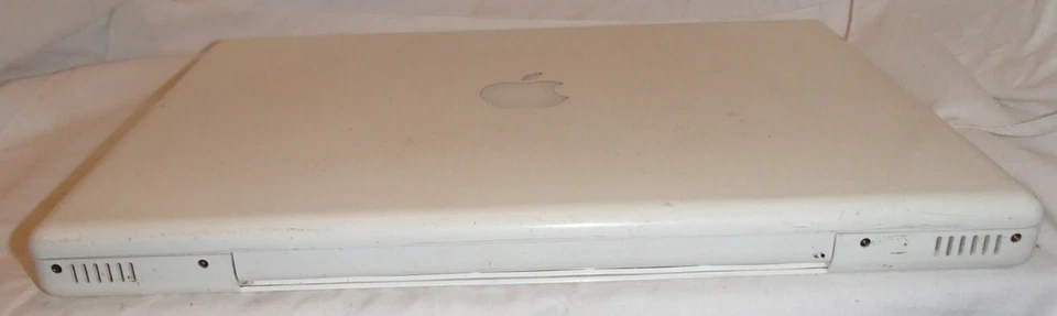 Apple Macbook A1181 -Missing Power Cord ~ Untested As Is - Image 3 of 4