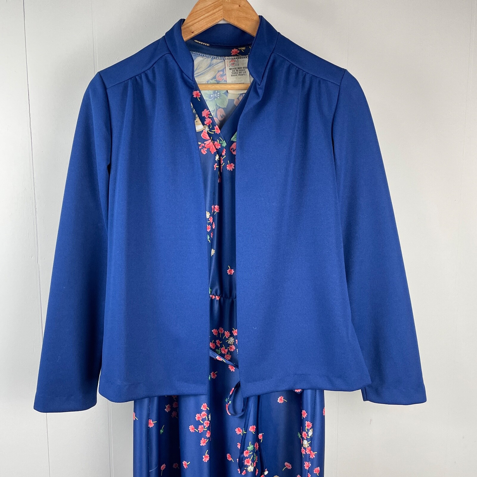 Vintage Union Made Blue Floral Dress w/ Matching … - image 8