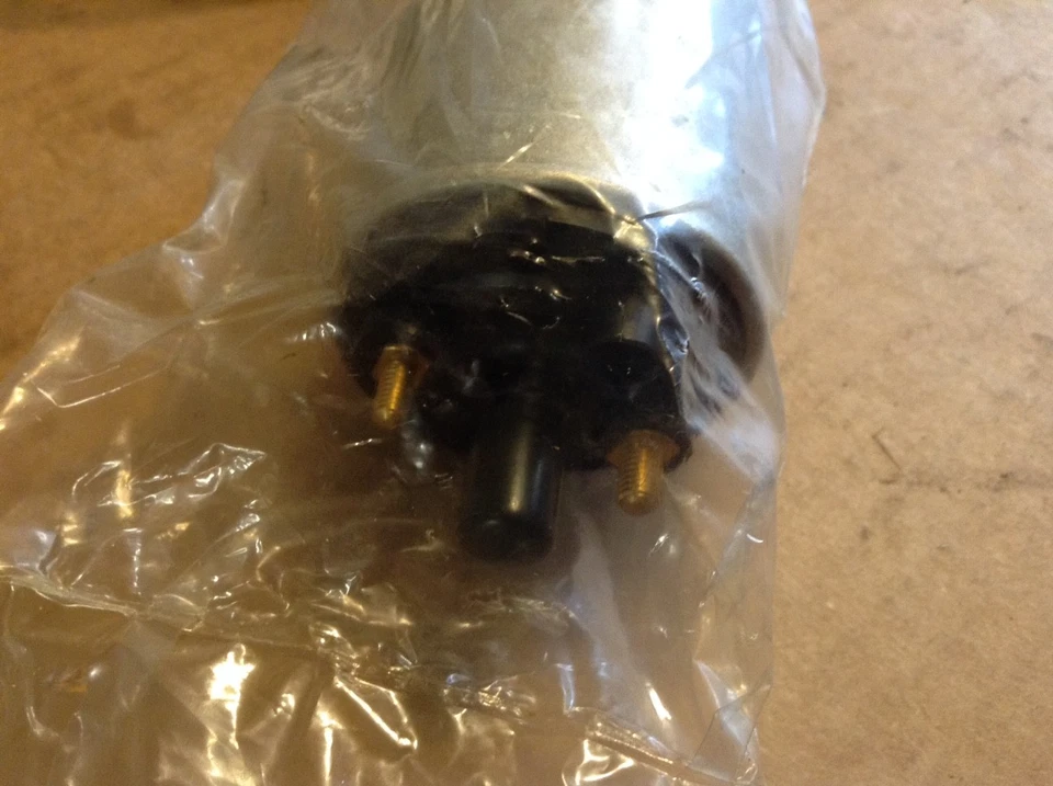 Nueva bomba de combustible eléctrica Airtex E8144 Foto 3 de 4