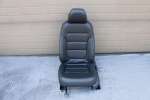 VW Jetta 5C Innenausstattung Sitz Vordersitz Leder Vorne Links