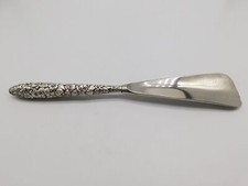 FANCY ANTIQUE STERLING SILVER REPOUSSE FLORAL FLOWER SHOEHORN