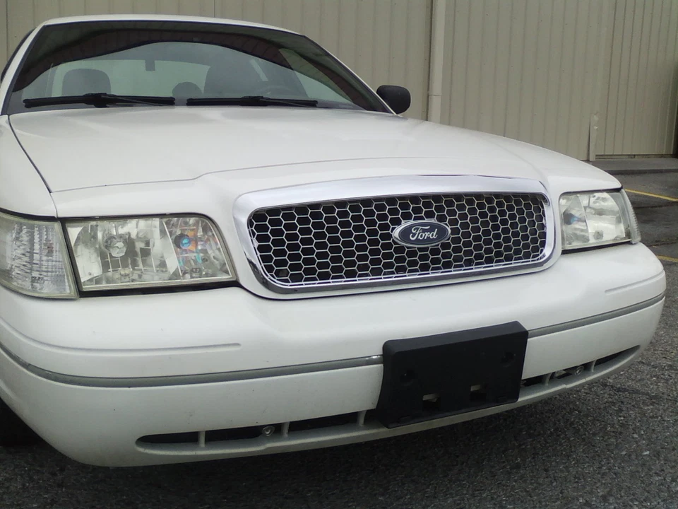 Totalmente cromado 6W7Z-8200-AA apto para parrilla Ford Crown Victoria 1998-2011 ¡RARO!! Foto 3 de 4